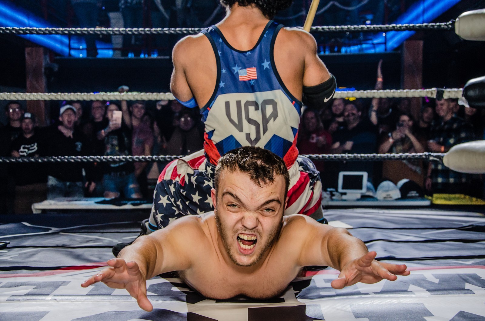 Micro Wrestling in-ring action